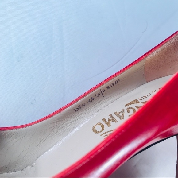 Vintage Ferragamo Heels- Red- Size 8 Extra Narrow - Picture 4 of 8